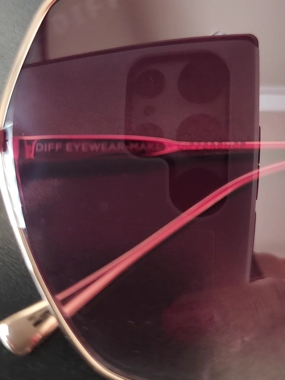 NWOT Diff HARLOWE Eyewear Gold Frame Sunglasses with Gradient Lenses